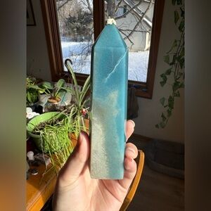 Ocean blue crystal trolleite tower